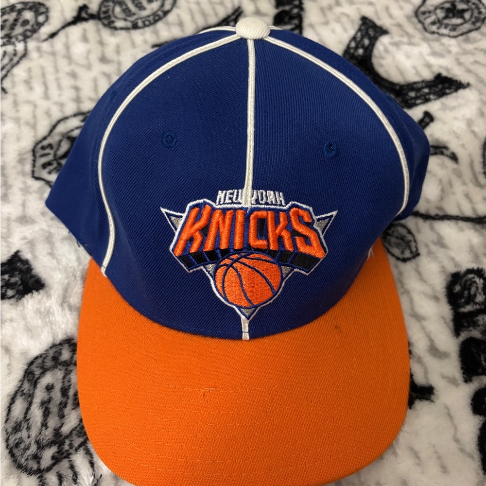 FUBU Athletic New York Knicks Throwback Hat | Fitted style | Logo Athletic